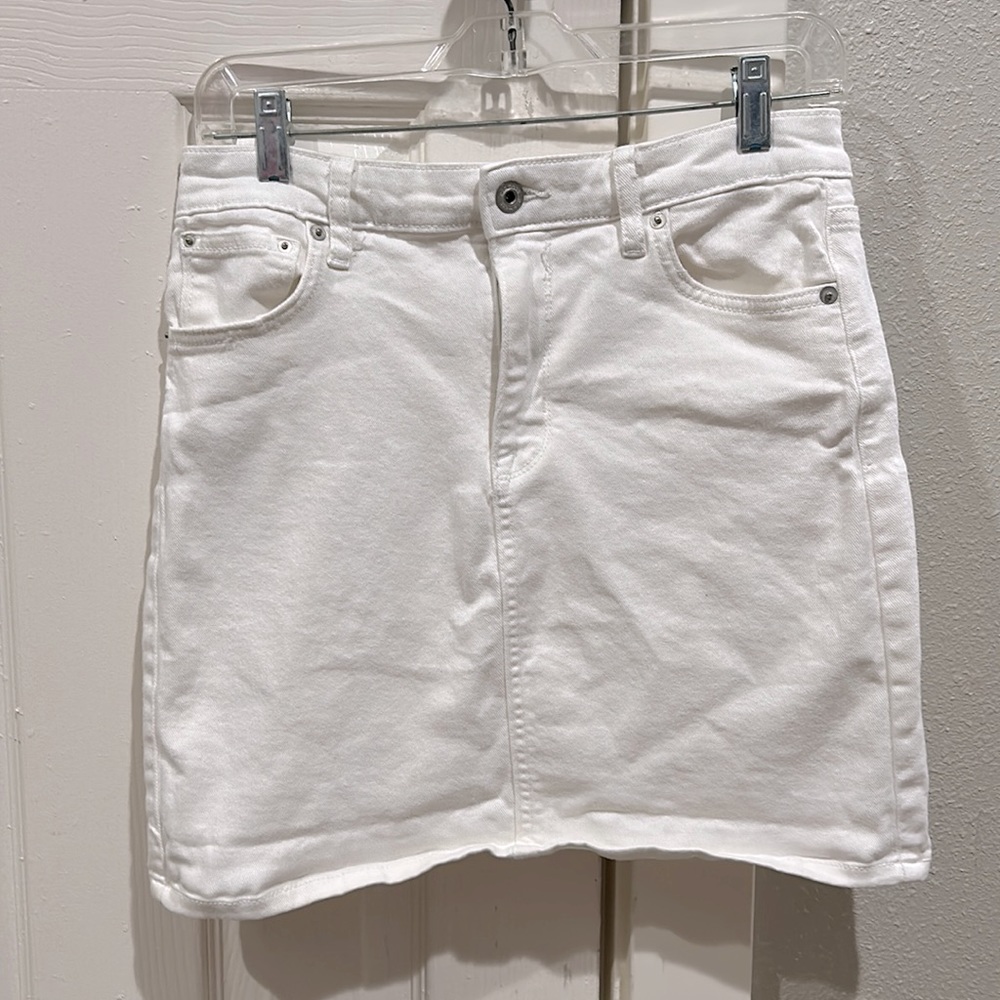 Ella Moss size 29 white denim skirt